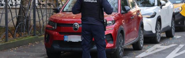 SERIJSKI NAPADAČ (21) SA TRGA REPUBLIKE IMAO JEZIV ŠABLON: Prišao mladiću, pitao ga OVO, pa ga iznabadao z GLAVU!