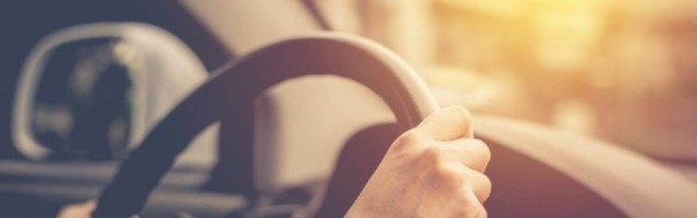 Šta način na koji držite volan govori o vama
