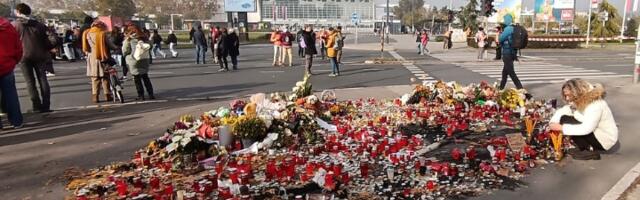 "Hoćemo sve da ih vidimo iza rešetaka": Protest ispred Železničke stanice (UŽIVO)
