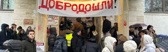 Policija ušla na niški Medicinski fakultet, legitimisala studente i profesore i pozvala ih da daju izjave