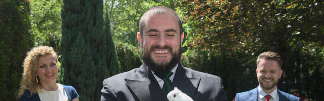 Zukorlić u prijepoljskoj Biblioteci: Muftijne knjige na dar, bijeli golub kao poruka mira