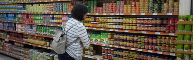 MISLITE DA JE PAMETNO DA UZIMATE NAMIRNICU SA ZADNJE STRANE? Što je pozadi, to je svežije? NE, NIKAKO NE RADITE TO!