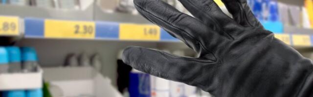 FILMSKA PLJAČKA U BORČI! Kriminalac naoružan upao u market, pa zapretio kasirkama!