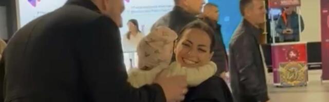 KATARINA I DARKO SE KONAČNO VRATILI U SRBIJU, ALI BEZ KOFERA! Par nakon 11 sati leta blista od sreće, evo šta su prvo uradili