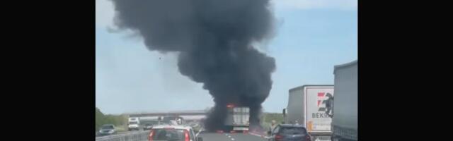 Fire on highway near Belgrade! Truck ablaze, thick black smoke billows from it