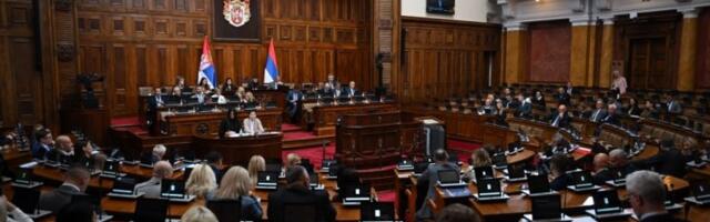 DANAS VANREDNO ZASEDANJE SKUPŠTINE! Na dnevnom redu 18 važnih tačaka, poslanici odlučuju i o finansiranju političkih aktivnosti