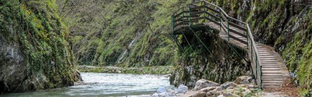 Mala oaza nadomak Arilja zaludela Srbiju: Zašto ovo skriveno mesto u kanjonu reke zovu "srpski Tajland"?