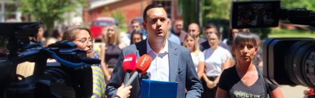 Dragan Milić Medijanu pretvorio u svoj politički štab! Oštra reakcije Unije mladih SNS Niš (FOTO)