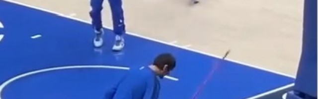 HIT! BOBI SA DŽOGEROM U RUCI PRAVI ŠOU! A onda je PIMPOVAO loptu kao RONALDO i izazvao OVACIJE! /VIDEO/