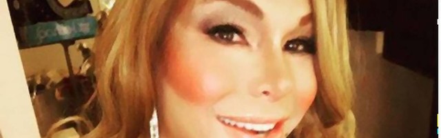 Celo detinjstvo su me maltretirali i kinjili, spasile su me pesme Maraje Keri - danas sam trans osoba i njena dvonica