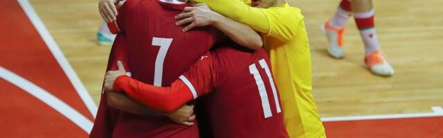 S gola na gol! Spektakularan pogodak golmana srpske reprezentacije (VIDEO)