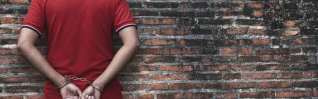 MUP: Uhapšen jer je napao aktiviste SNS koji su delili cveće