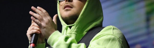 "IMAO JE POCEPAN RANAC, MAJKA MU SE STALNO ZADUŽIVALA": Milan Stanković imao TEŠKO DETINJSTVO - evo gde je radio pre nego što je postao pevač!