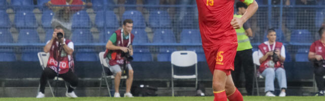 POTPISAO BIVŠI FUDBALER PARTIZANA: Stefan Savić dao "autogram", a tu je i Nataša Bekvalac (FOTO)