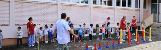 Grad donirao sportske rekvizite mališanima vrtića ''Zeka'' (FOTO)