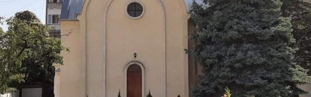 Liturgija na Badnje jutro danas u gradskoj crkvi u Peći