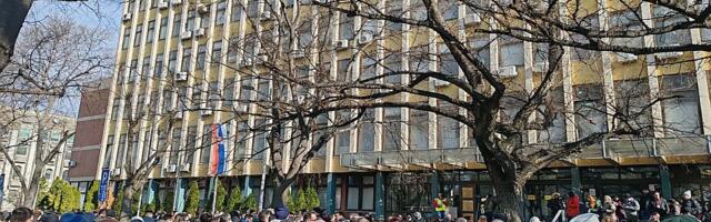 FOTO, VIDEO: Protest zbog "Mrdićevih zakona" u Novom Sadu: "Direktan napad na pravosuđe"