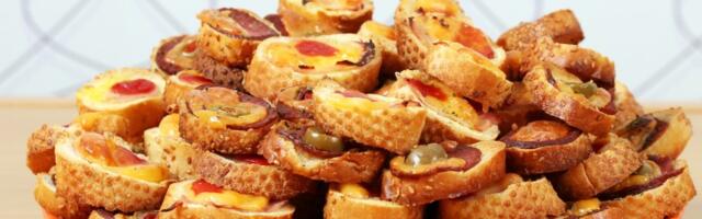 Hrskavi brusketi sa pančetom i čeri paradajzom: Jednostavan zalogaj pun ukusa