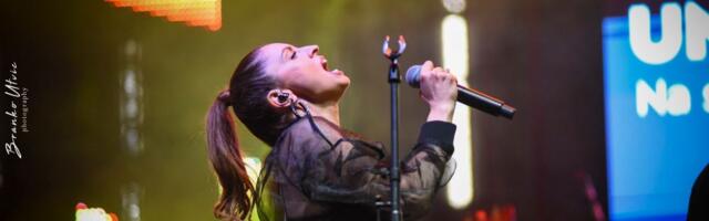 Koncert benda “Neverne bebe“ na Gradskom trgu u Gornjem Milanovcu