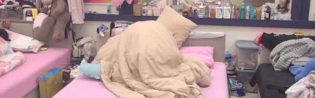 NOVA TURA PONIŽENJA, PA RED KADROVA FILMA ZA ODRASLE! Maja i Asmin tresu zidove "Elite", ORI SE IMANJE!