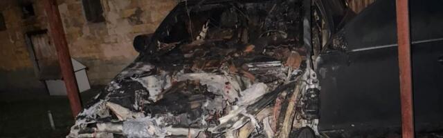 Blokaderski teror u Magliću! Zapaljen auto u dvorištu, dan ranije isečene sve četiri gume - dva napada za 24 sata, gde su institucije? (FOTO/VIDEO)