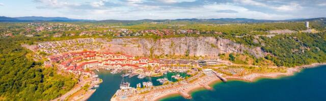 Evropa ruši podele, a ovde žene i muškarce i dalje deli zid! Turisti besni, lokalci ne daju svoje