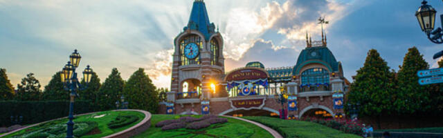 Док се Шангај топи на 39 степени, кинески Дизниленд не спава