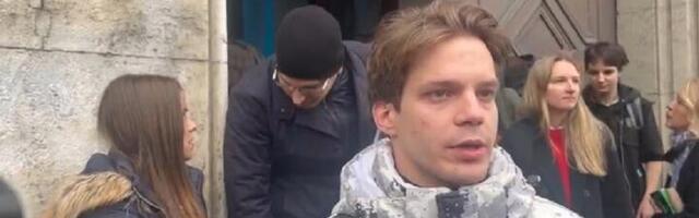 "Policajci su mi uvrtali ruku, hteo sam da dočekam Vučića"