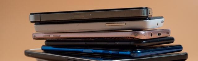 VELIKI "ULOV" CARINIKA NA PODGORIČKOM AERODROMU: Sprečen pokušaj šverca iPhone i Samsung telefona, vrede PREKO 2 I PO MILIONA EVRA!