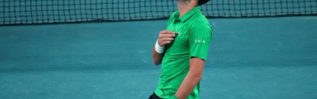 Đokovića "raznele" emocije: Slomio Sinera, pa pao na kolena, prekrstio se i ZAPLAKAO (VIDEO)