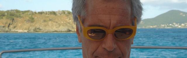 "Molim te, isprobaj je u krevetu": Jezivi mejlovi otkrili kako je modni agent podvodio manekenke monstrumu Epstinu!