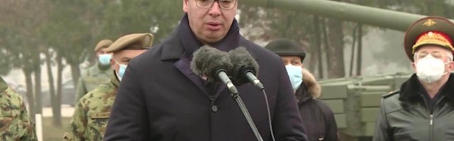 Vucic: Donation of Russian battle tanks significant progress for Army