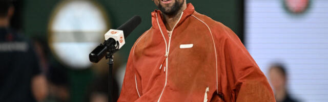 "ČOVEČE KOG SMO VOLELI DA MRZIMO...": Novak Đoković na Rolan Garosu postao tema kolumne koja se čita sa suzama u očima!