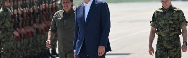 VOJSKA SRBIJE DEMONSTRIRA SVOJU MOĆ! Vučić na Pasuljanskim livadama prati gađanje iz novih i modernizovanih sredstava!