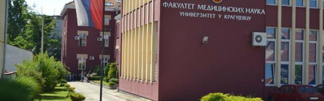 Studenti traže odgovor o akreditaciji onlajn nastave na Fakultetu medicinskih nauka u Kragujevcu
