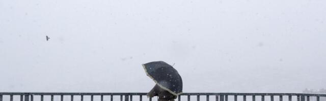 Polarni vrtlog divlja Evropom! Sneg paralisao gradove, izdato hitno upozorenje, skoro nije bilo ovakvih padavina!