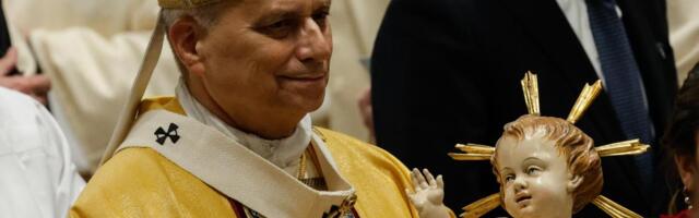 PRVA BOŽIĆNA MISA PAPE LAVA XIV Evo o čemu je sve u bazilici Svetog Petra pričao novi verski poglavar 1,4 milijardi katolika na svetu (FOTO)