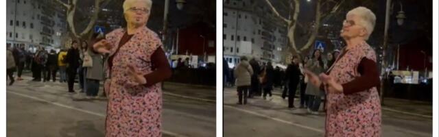 (VIDEO) Šta je ovo, ljudi?! Sve luđe od luđeg, blokaderi gube kompas