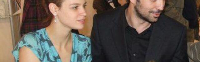 "LAKAT U STOMAK I LOMNJENJE KIČME, A ONDA SU PUKLA 3 PRŠLJENA": Naša glumica prošla HOROR na POROĐAJU, uništili je!