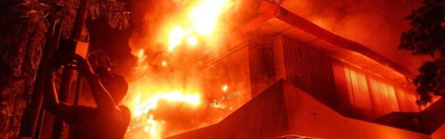 (VIDEO) Kuće masovno gore! Kakav se ovo užas  odjednom nadvio nad gradom? Stanovnici hitno evakuisani