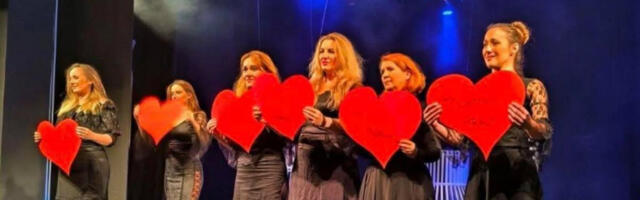 Majčinske suze na sceni Narodnog pozorišta Leskovac, glumice srcem uz Dijanu Hrku (video)