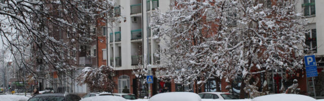 Опрез свим учесницима у саобраћају због снега, ледене кише и поледице