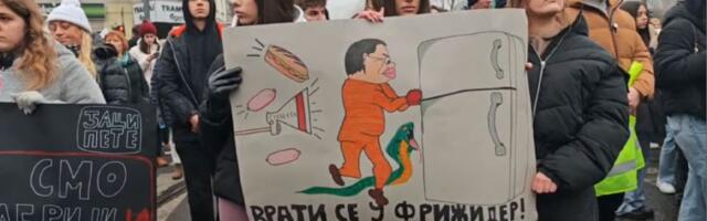 Srbijom šetaju NAPREDNJACI i dele FRIŽIDERE pred lokalne izbore