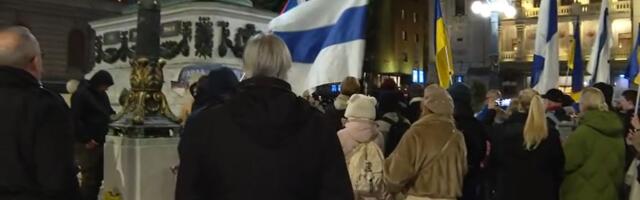 Antiratni skup na Trgu republike povodom godišnjice rata u Ukrajini