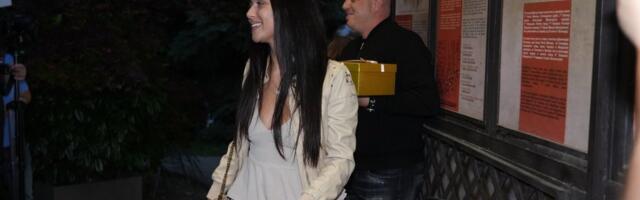 "Doktori nisu uspeli..." Pevačici (29) ugrađen stent, a sada mora na još jednu operaciju!