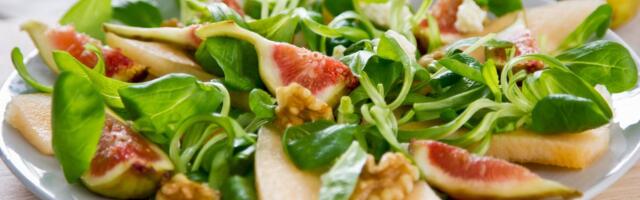 Obrok salata sa dinjom je pravo letnje osveženje: Mediteran na tanjiru koji se sprema za nekoliko minuta