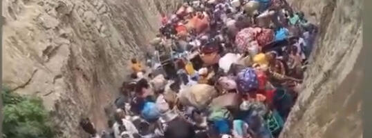 Odložen božićni smak sveta: Narod pohrlio u “Nojevu barku”, da bi se u zadnjem trenutku oglasio “prorok”