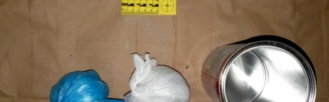 UHVAĆENI NA DELU! LISICE NA RUKE DVOJICI IZ OKOLINE LAZAREVCA! Policija zaplenila oko kilogram marihane i novac! (foto)