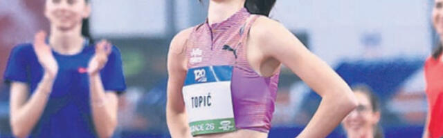Ангелина Топић  прелетела два метра