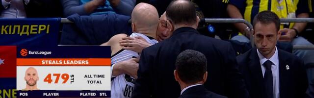 Cela hala mu aplaudirala, a Jasikevičijus se izgrlio sa jednim košarkašem Partizana